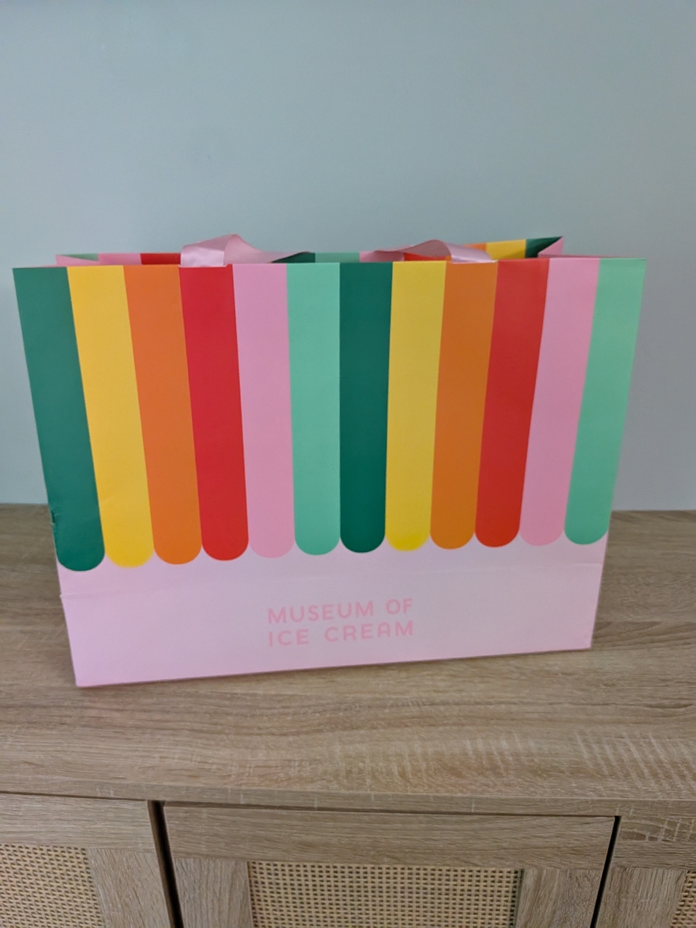 NYC Museum Of Ice Cream Large Gift Bag EUC Shopping Tote Collectible New York Ci